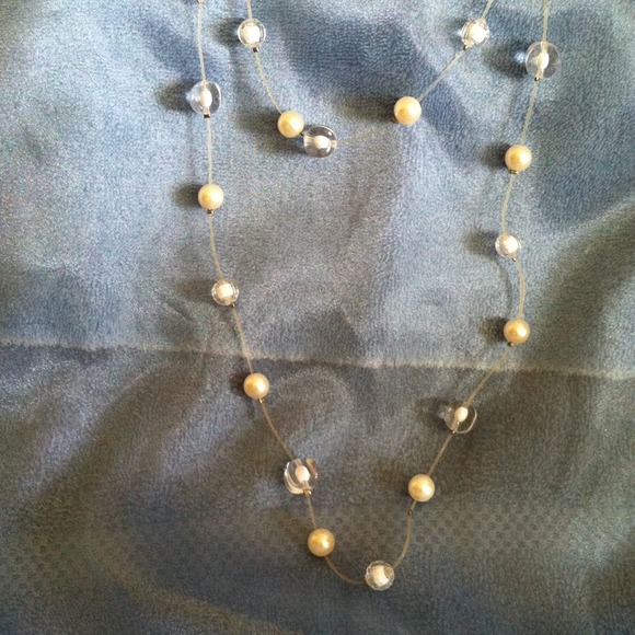 ***Sold in Bundle*** White Necklace - Picture 4 of 4