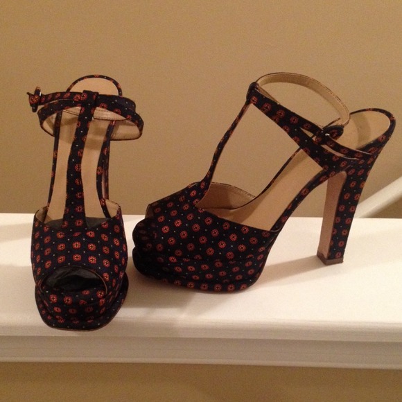 Zara Shoes - 😯REDUCED😮Zara Ankle Strap Sandals (T-Strap) Zara Shoes - 😯REDUCED😮Zara Ankle Strap Sandals (T-Strap)