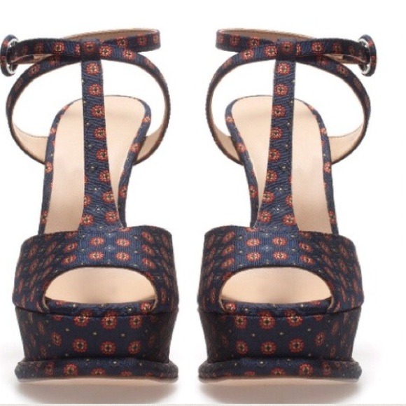 Zara Shoes - 😯REDUCED😮Zara Ankle Strap Sandals (T-Strap) Zara Shoes - 😯REDUCED😮Zara Ankle Strap Sandals (T-Strap)