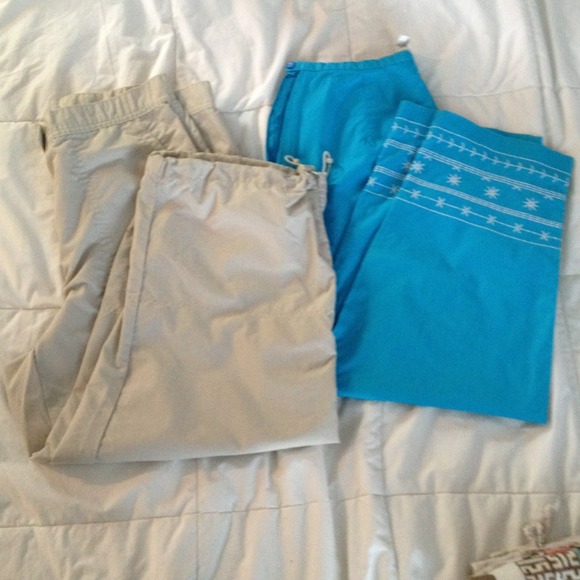 🌺2 pair of Capri pants