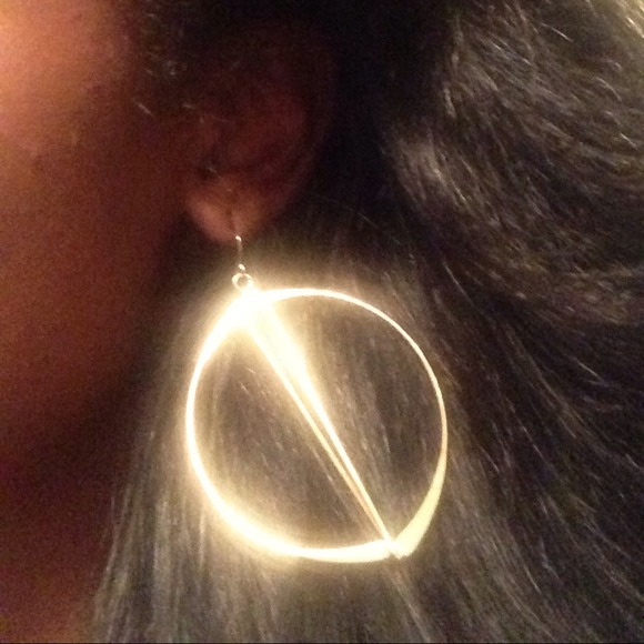 Advertisement for the New Jewelry Line