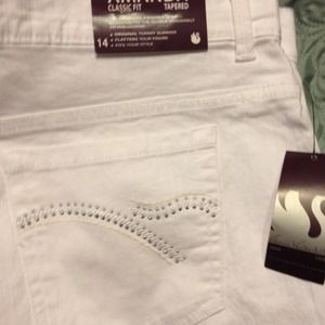 BUNDLE for elli3226!!  White jeans. Mudd satchel.