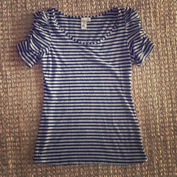 ✨TRADED✨Navy and grey stripe t
