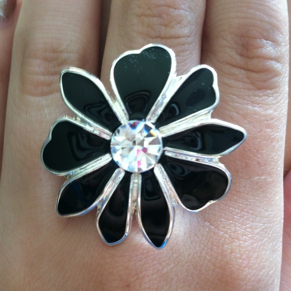 🚫BUNDLED🚫Trendy Flower Ring
