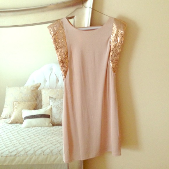 Sparkly party dress 🌟