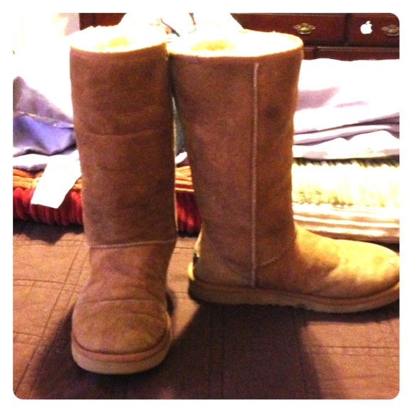 Authentic Uggs size 7
