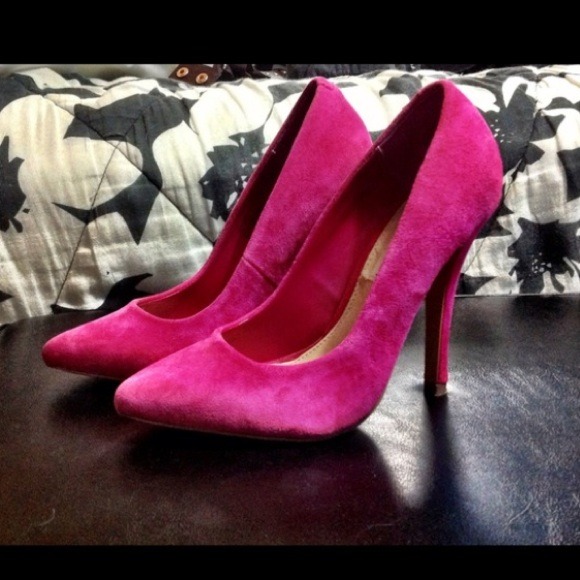 Punk suede pumps