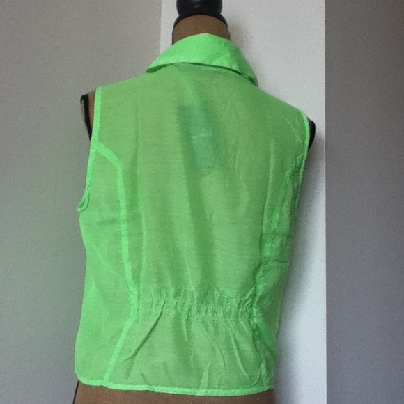 SOLD Lime Green Sporty Blouse - Picture 2 of 2
