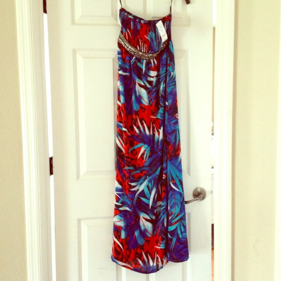 Bebe maxi dress