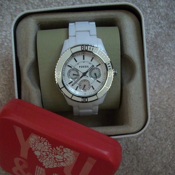 White ceramic Fossil watch