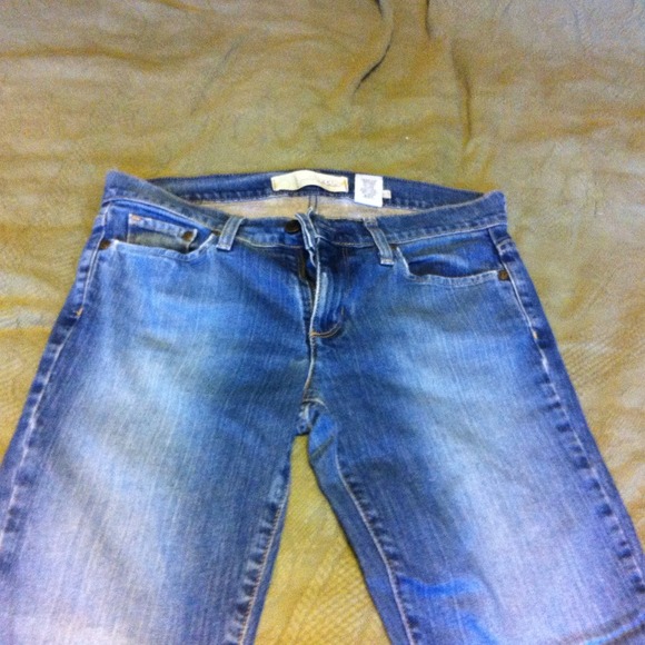 Old Navy Low Waist Boot-Cut Jeans. Size 6 Long.