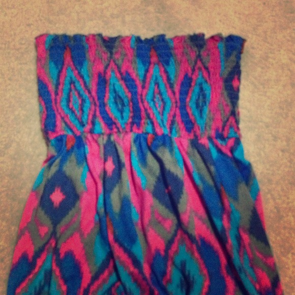 Beautiful strapless maxi dress!!😊