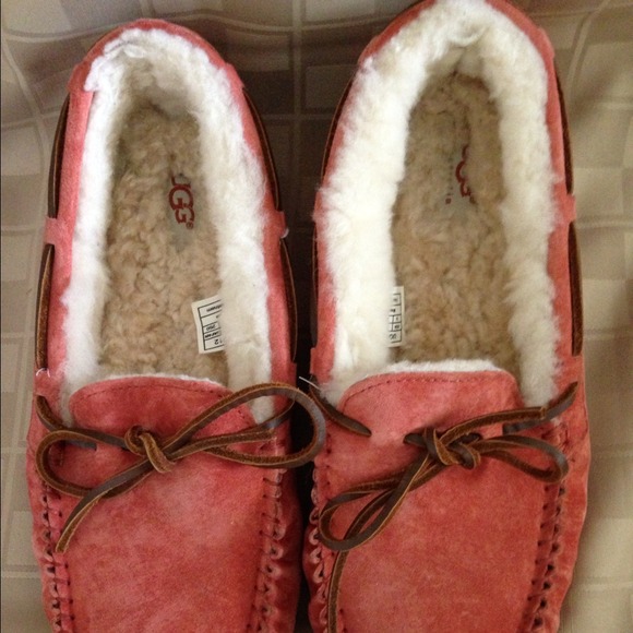 UGG Australia Dakota Moccasin - Picture 2 of 4