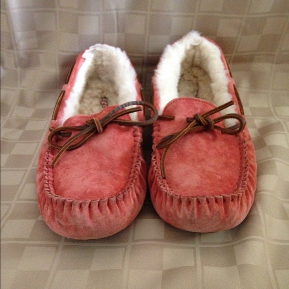 UGG Australia Dakota Moccasin - Picture 3 of 4