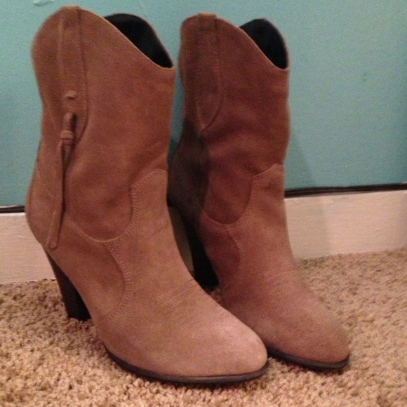 💢REDUCED💢DV Dolce Vita Cowboy Boot  8.5