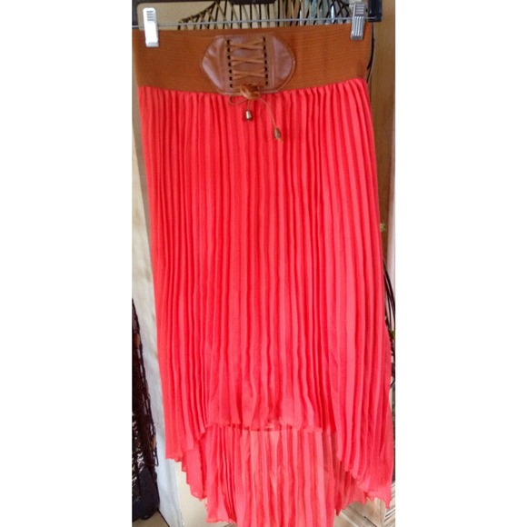 💥NEW UPLOAD💥  High-Low Skirt