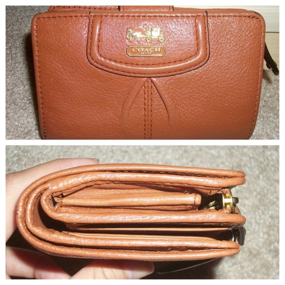 Coach medium wallet