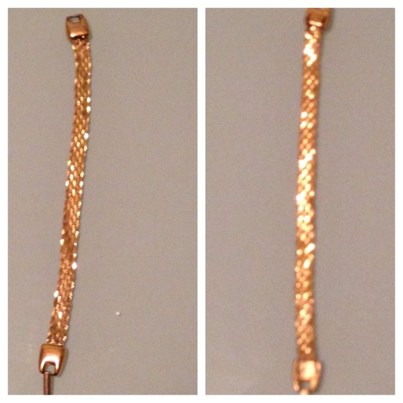 Gently used gold toned bracelet - Picture 2 of 2