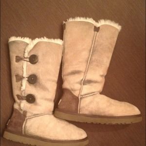 Ladies size 7 uggs