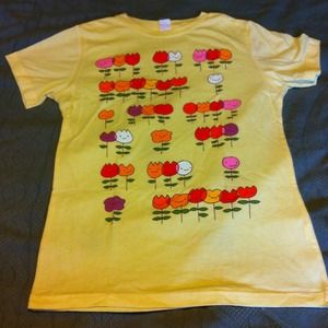 Yellow smiling flowers graphic tee. Size L.