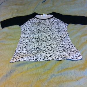 Black&grey peace&love tee. Tag says L but fits M&L