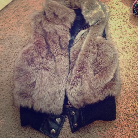Furry Vest😻