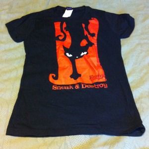 Emily the Strange Cat tee. Size M. NWOT.
