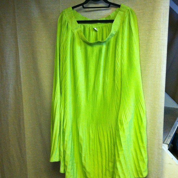 📦SOLD***408. Old Navy Lime Green Crinkle Maxi