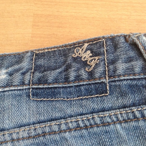 Abercrombie & Fitch distressed cut off shorts - Picture 4 of 4