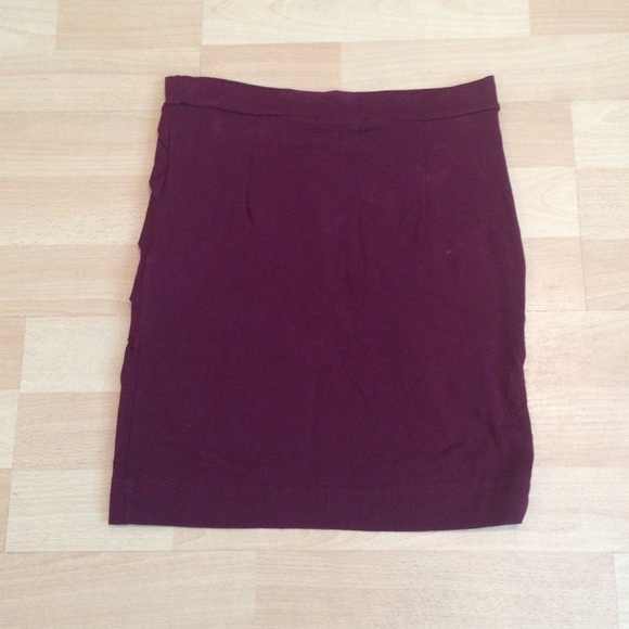 SOLD IN BUNDLE Asymmetrically pleated wine skirt - Picture 2 of 2