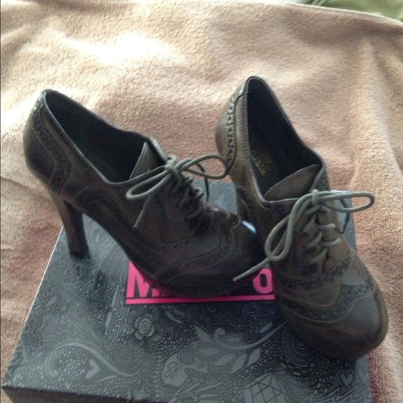 Sold in a bundle Brown MaryJane high shoes.