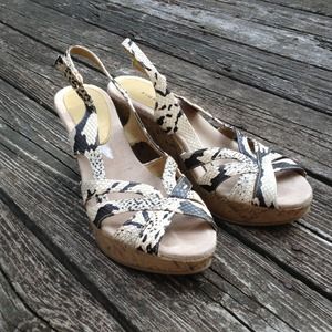 REDUCED Animal print wedges