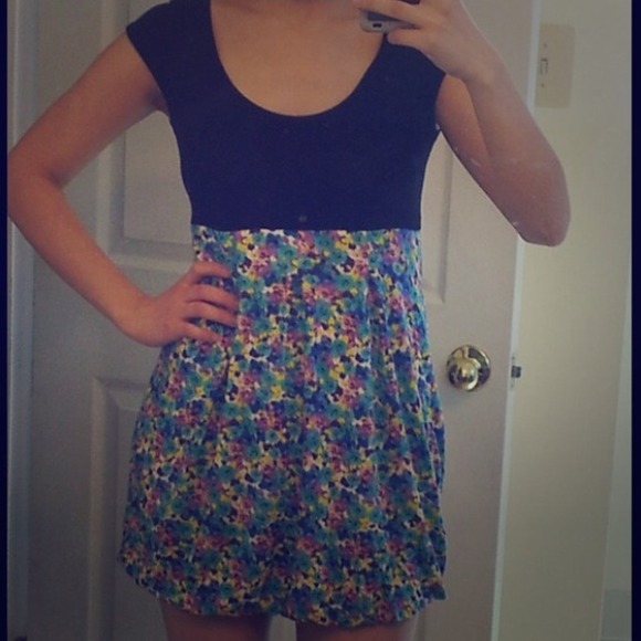 Floral dress - Picture 2 of 3