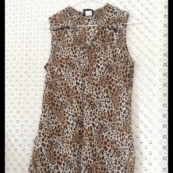 sold VERY CUTE ANIMAL PRINT TOP