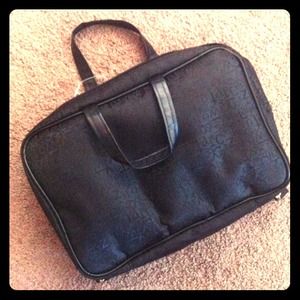 Very roomy toiletry bag, cosmetic bag