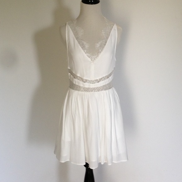 Ivory Lace Keepsake Dress Size M