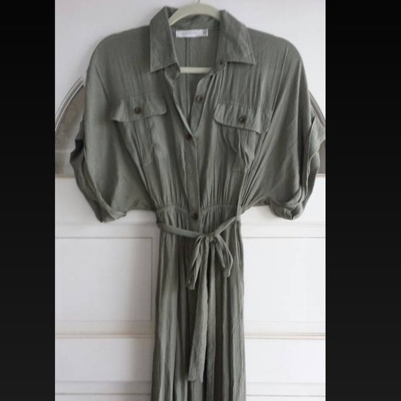 💥SOLD💥💥MINKPINK collared maxi dress