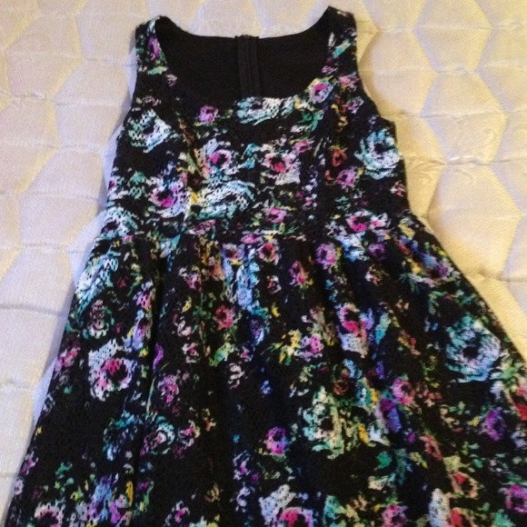 It is not my style given as a gift! - Picture 2 of 3