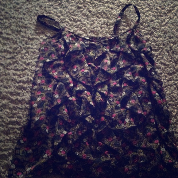 Floral ruffled tank top