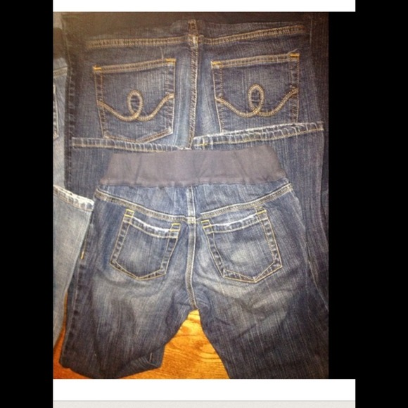 📌📌SOLD📌📌. Two pair of maternity jeans