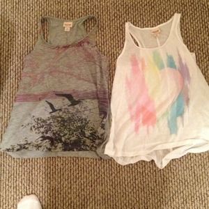 BUNDLE of crop tops 💗💗👚👚