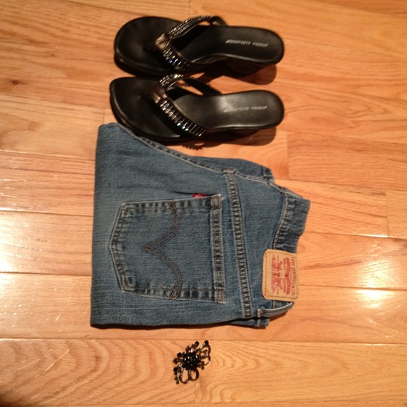 SOLD in bundle Levi's straight leg 505's