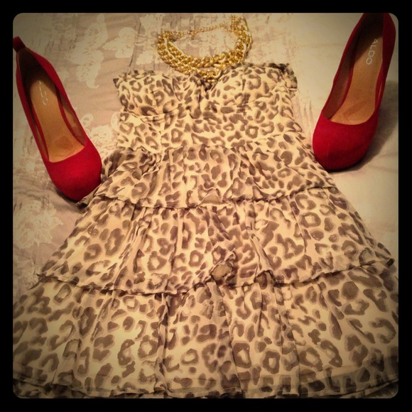 ⛔BUNDLED⛔Nude leopard Guess ruffle dress