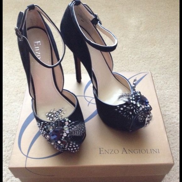 SOLD 👠👠👠Enzo Feather Heels👠👠👠