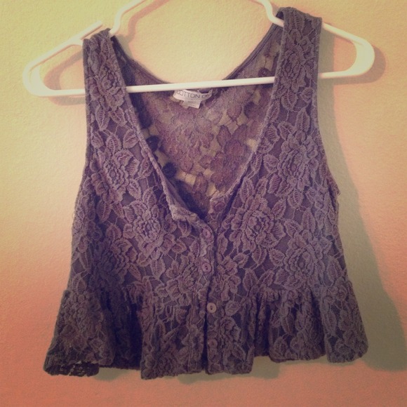 crop top.