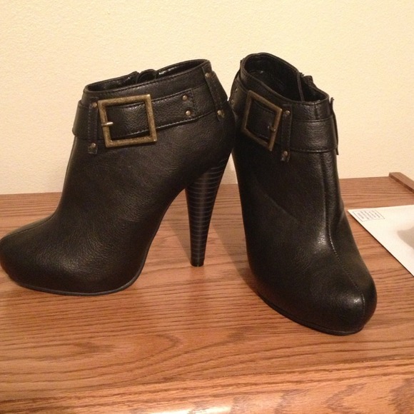 Black booties!