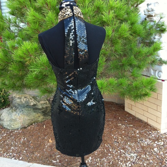 SCALA Sequined Halter Beauty - Picture 3 of 4