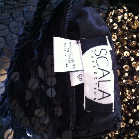 SCALA Sequined Halter Beauty - Picture 4 of 4