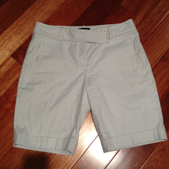 Gorgeous Tailored Dress Shorts w/ Gray PinStripes