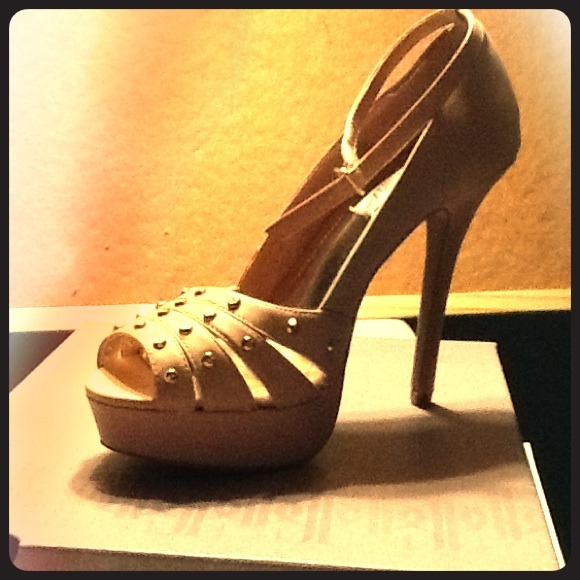 Jennifer Lopez high heels"New"   just reduced